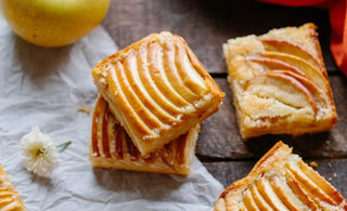 APPLE ALMOND SHORTBREAD BARS