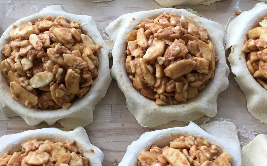 An image of the homemade apple cobbler recipe that tastes delicious
